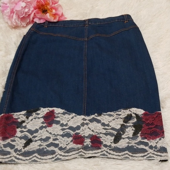 NWOT ADORABLE SKIRT - Picture 7 of 7
